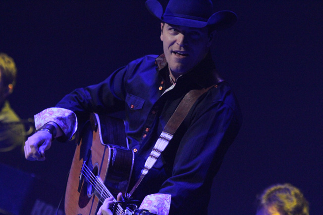 George Canyon Photo by: Miles Overn copyright 2011